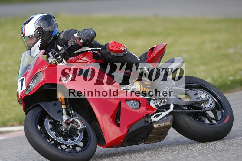 /Archiv-2025/15 13.05.2025 Max Racing ADR/Gruppe gruen/77